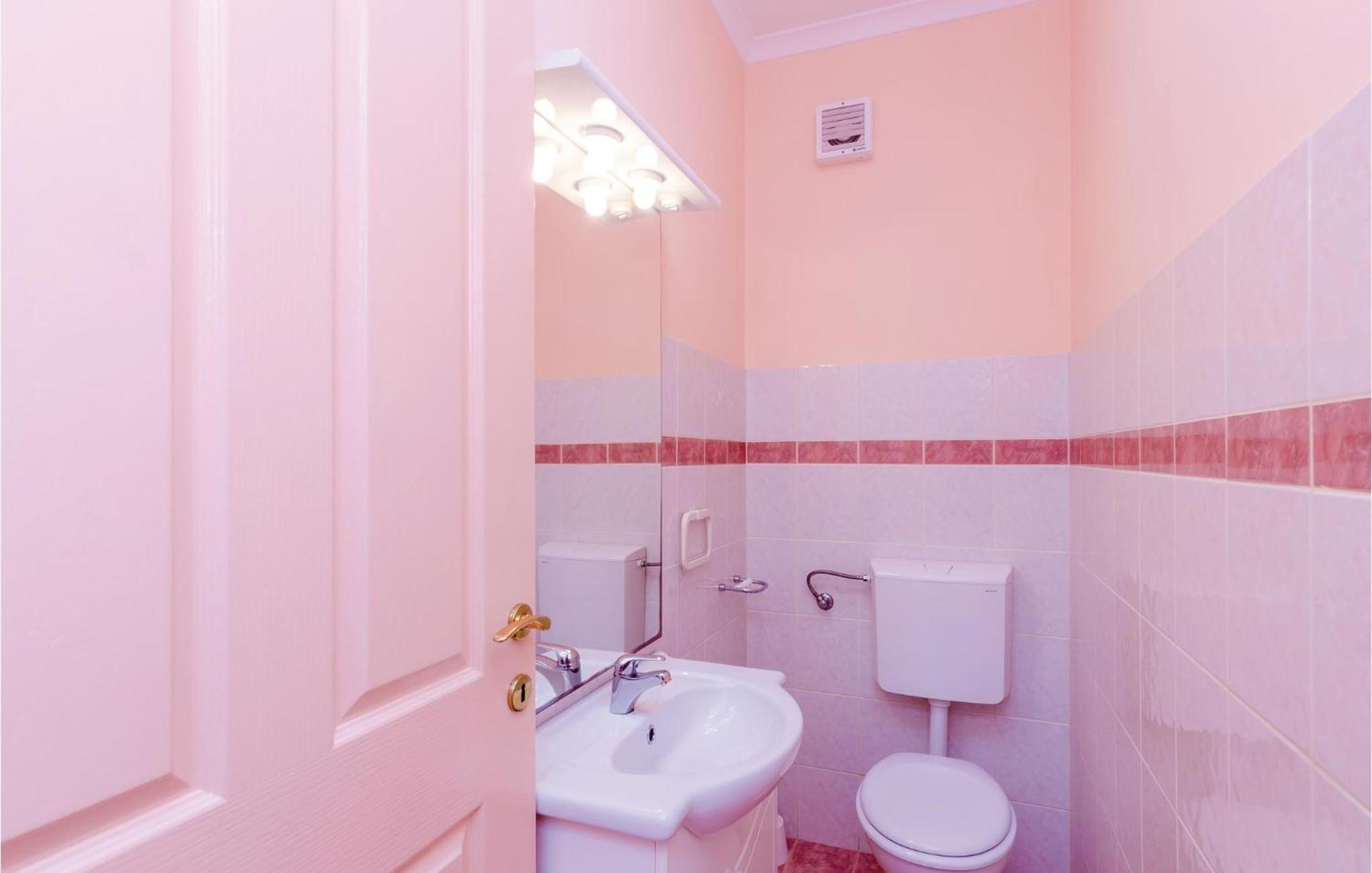 3 Bedroom Beautiful Apartment In Orasac Εξωτερικό φωτογραφία