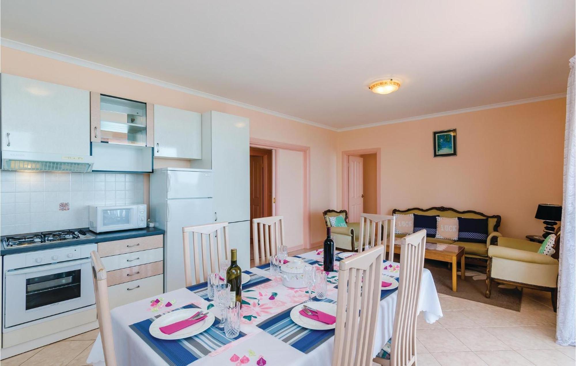 3 Bedroom Beautiful Apartment In Orasac Εξωτερικό φωτογραφία