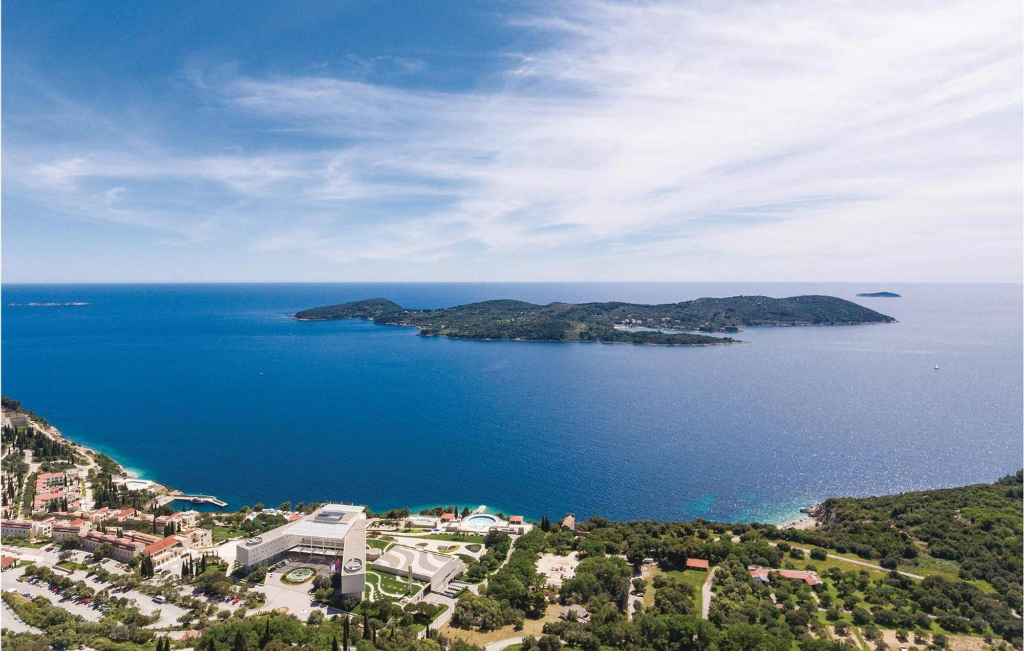 3 Bedroom Beautiful Apartment In Orasac Εξωτερικό φωτογραφία