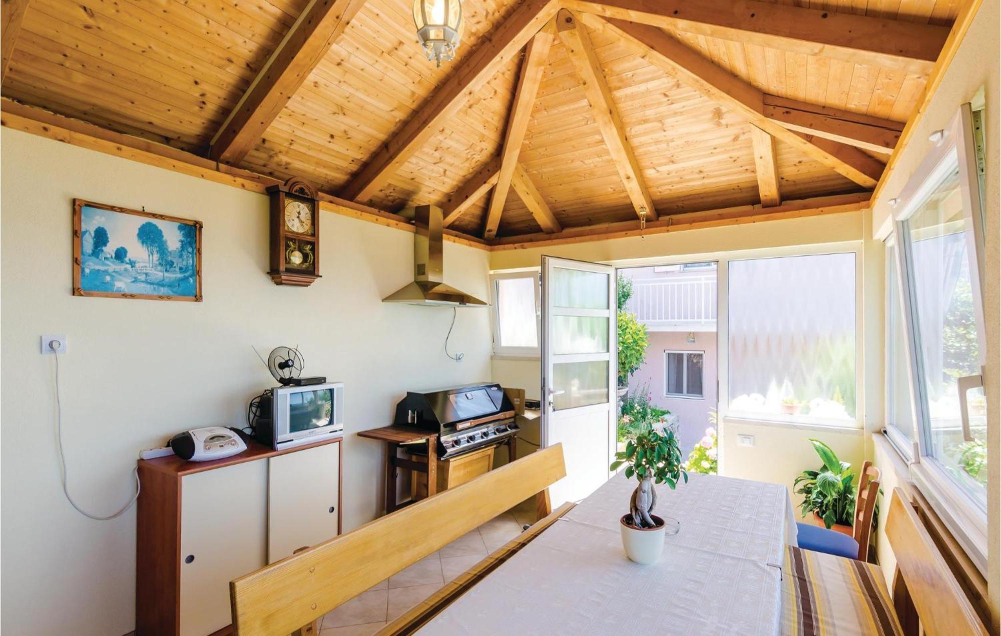 3 Bedroom Beautiful Apartment In Orasac Εξωτερικό φωτογραφία