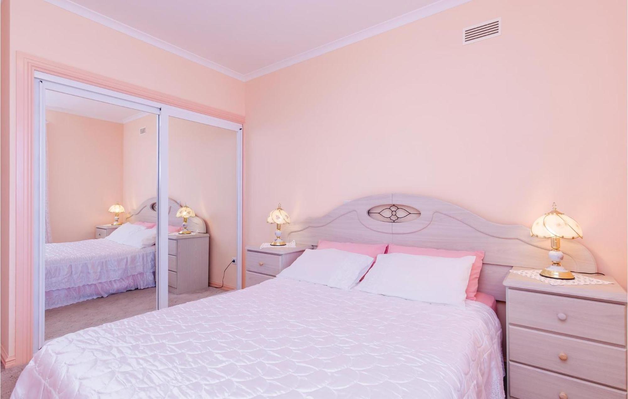 3 Bedroom Beautiful Apartment In Orasac Εξωτερικό φωτογραφία